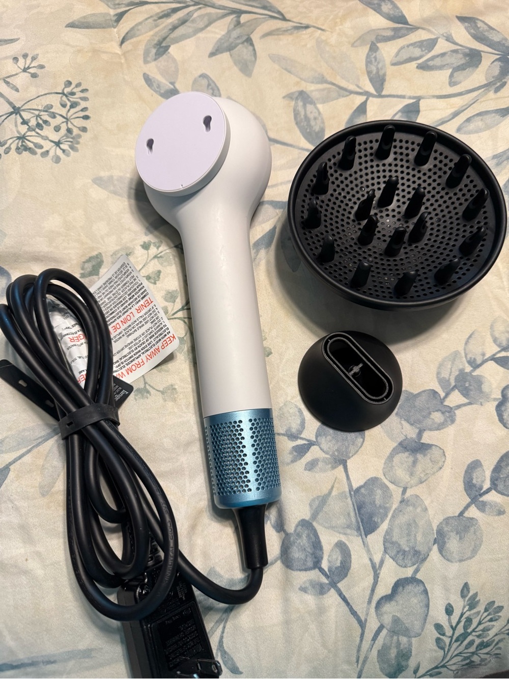 Lange White and Blue Hair Dryer with Diffuser & Nozzle - Picture 3 of 4